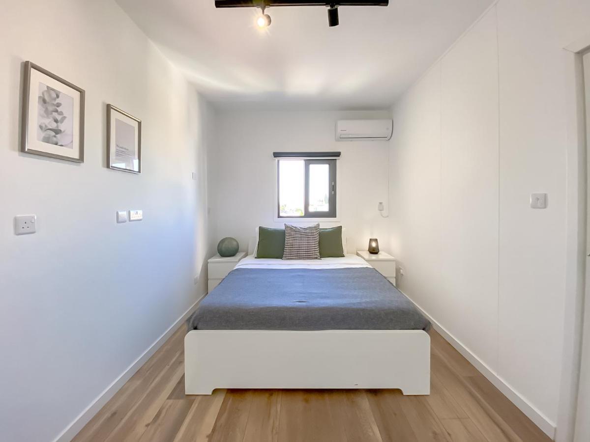 Phaedrus Living: Ourania Heights Flat Apartment *